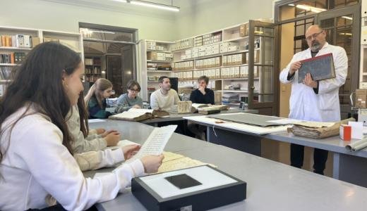 Visita archivo alumnos Benjamín