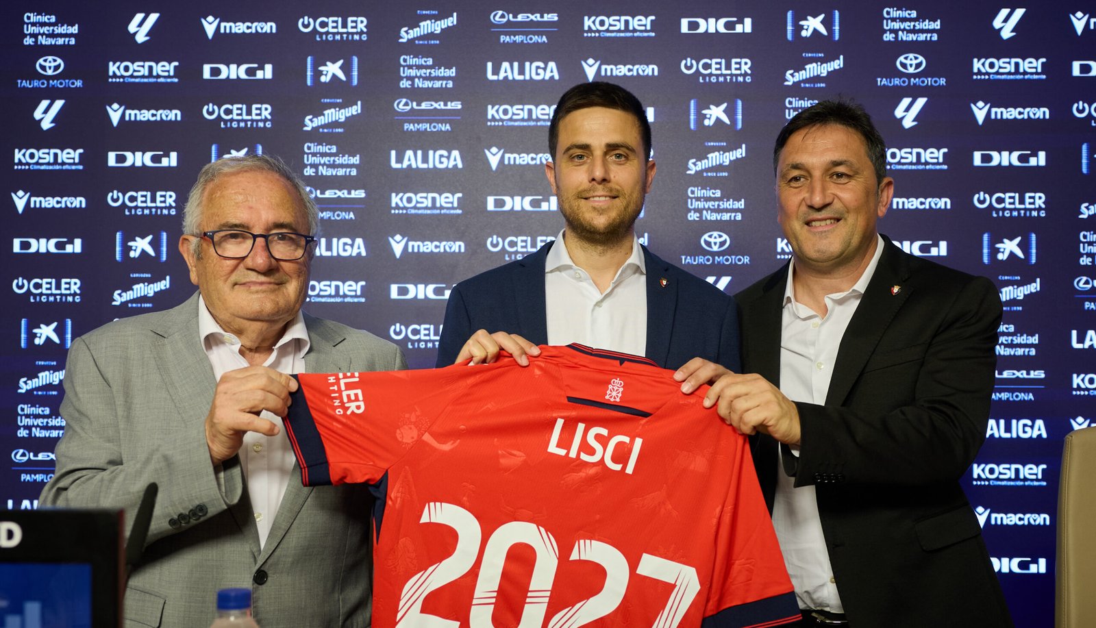 Cuando se presentó la oportunidad de unirse a Osasuna, mi mente se dirigió directamente a El Sadar y al ambiente que se vive aquí.
