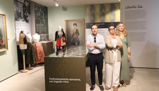 Exposición indumentaria 1