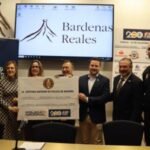 Entrega cheque carrera solidaria 091 de Tudela