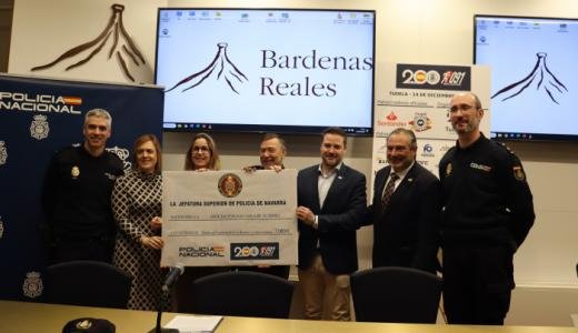 Entrega cheque carrera solidaria 091 de Tudela