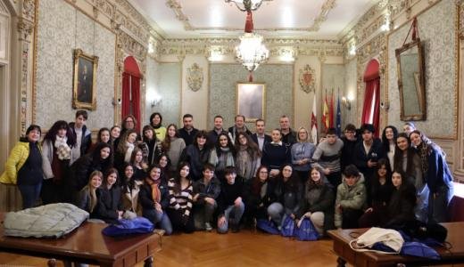 Recepción en el Ayuntamiento a la Escuela de Música Nou Barris (Barcelona)