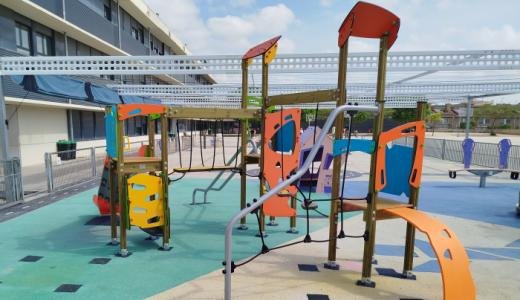 Nuevo elemento en parque infantil de Huertas Mayores